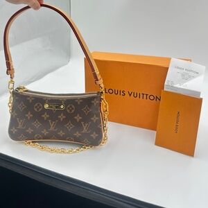 Louis Vuitton Liv pochette